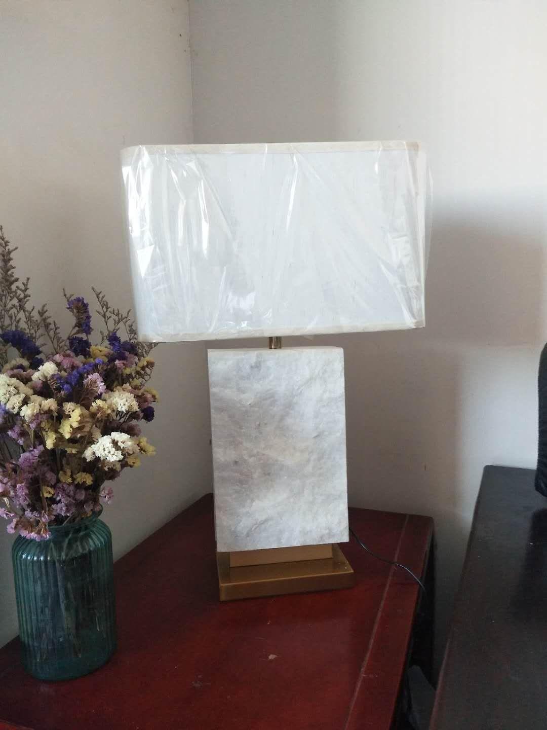 Savanah lámpara de mesa moderna