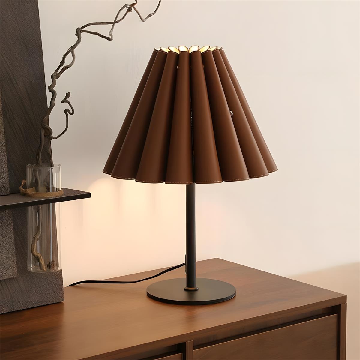 Laurel lámpara de mesa plisada
