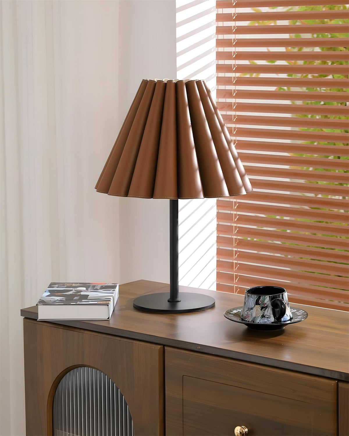 Laurel lámpara de mesa plisada