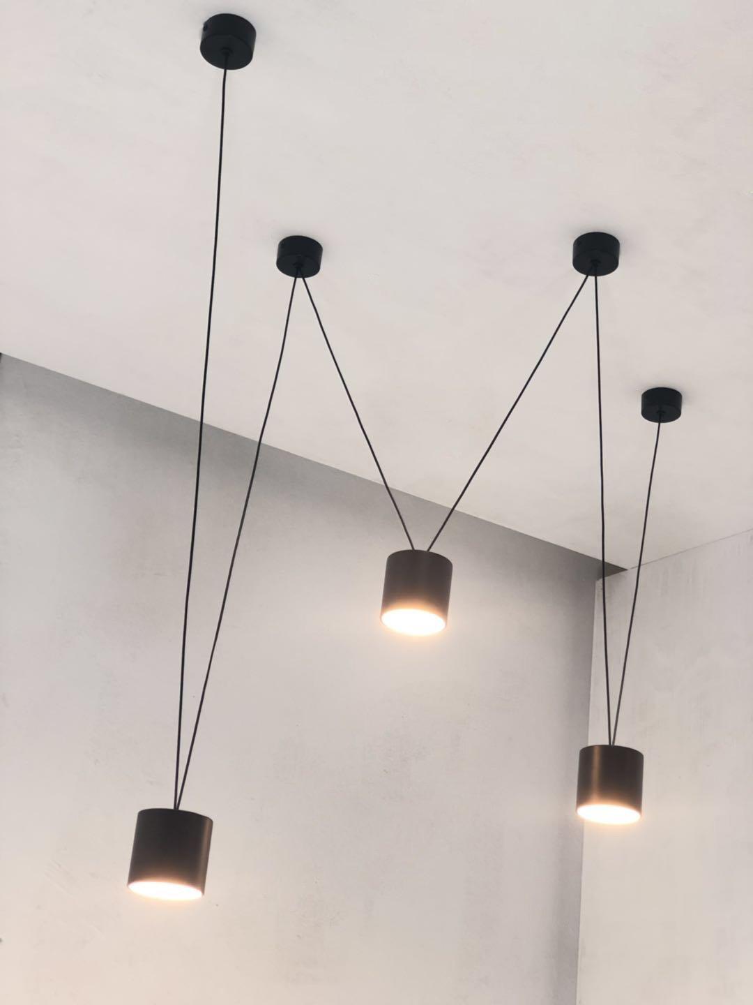 Lustra Lámpara Colgante de la Colección con Cables Delgados y Líneas