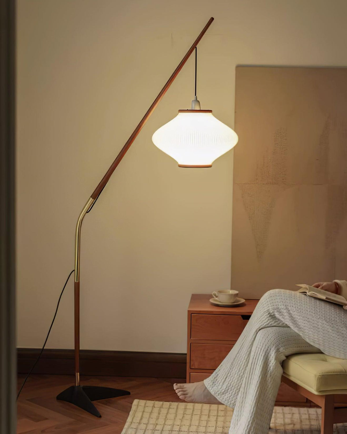 Ervenil lámpara de pie de madera y vidrio estilo mid-century