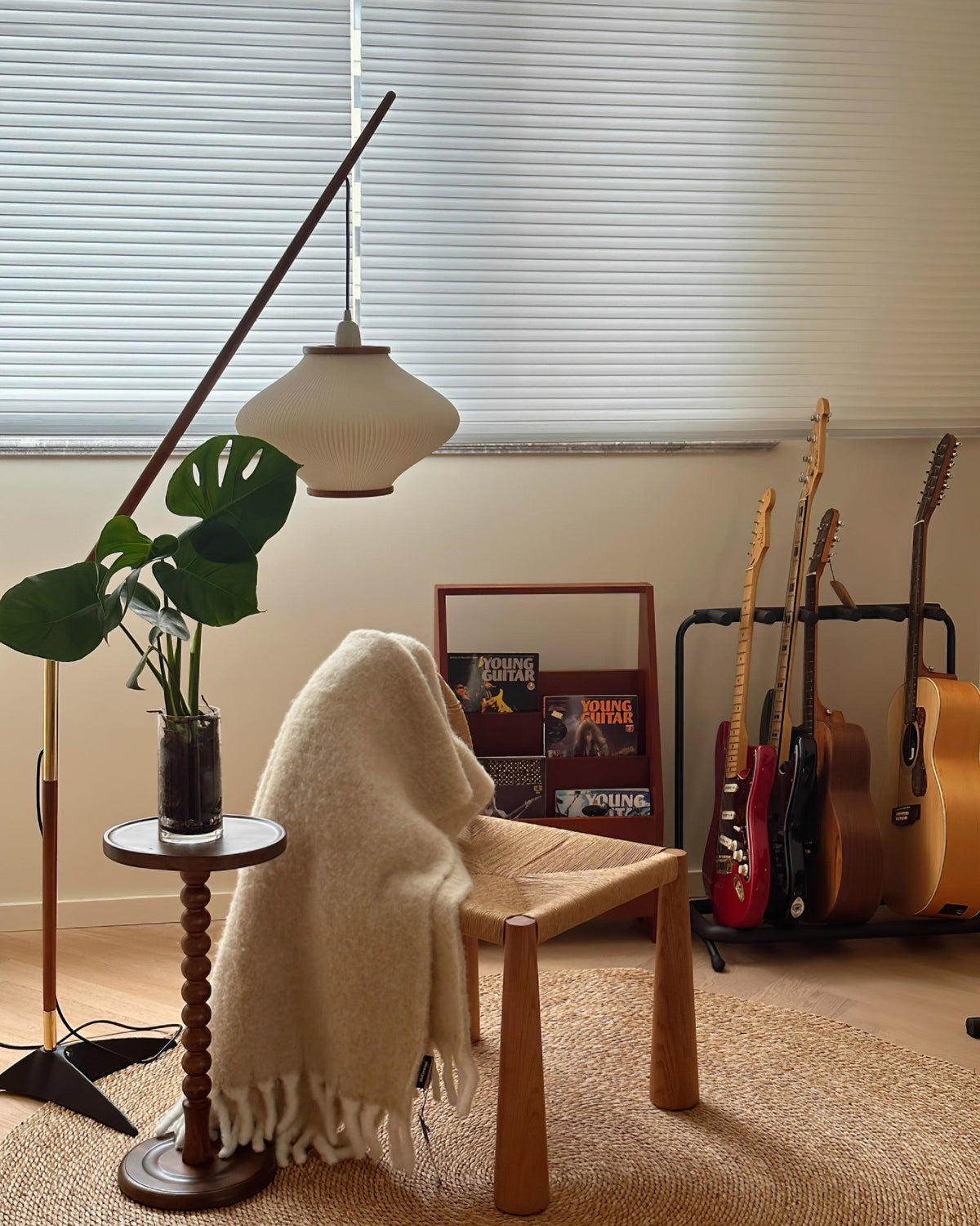 Ervenil lámpara de pie de madera y vidrio estilo mid-century