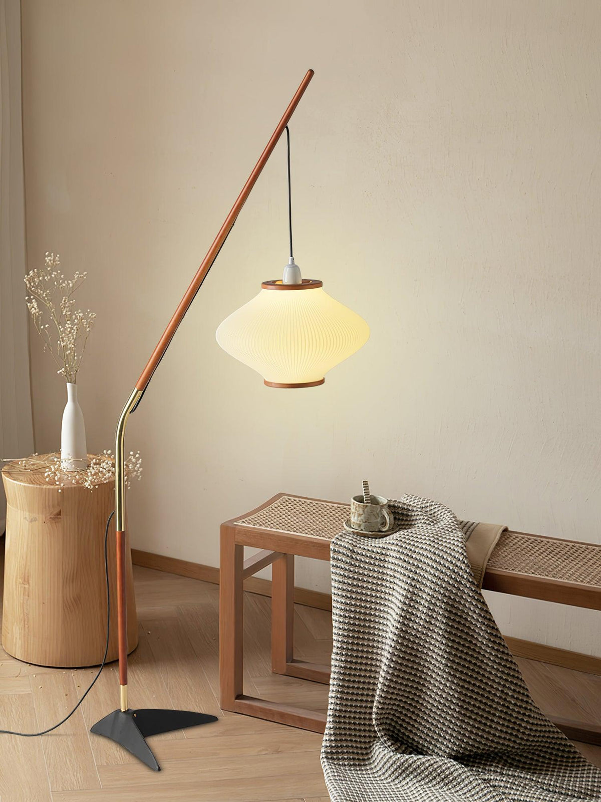 Ervenil lámpara de pie de madera y vidrio estilo mid-century