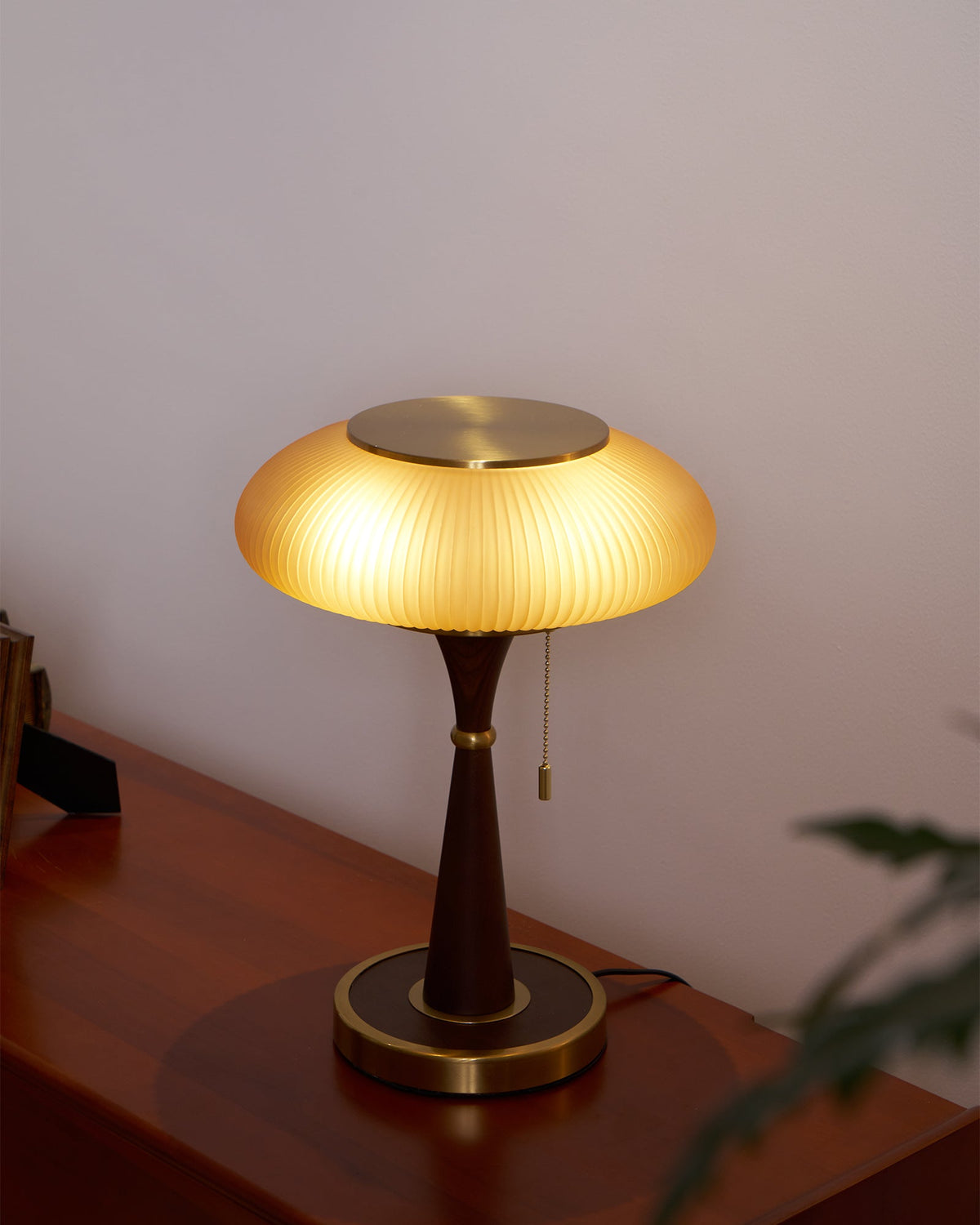 Vevelo lámpara de mesa de madera vintage