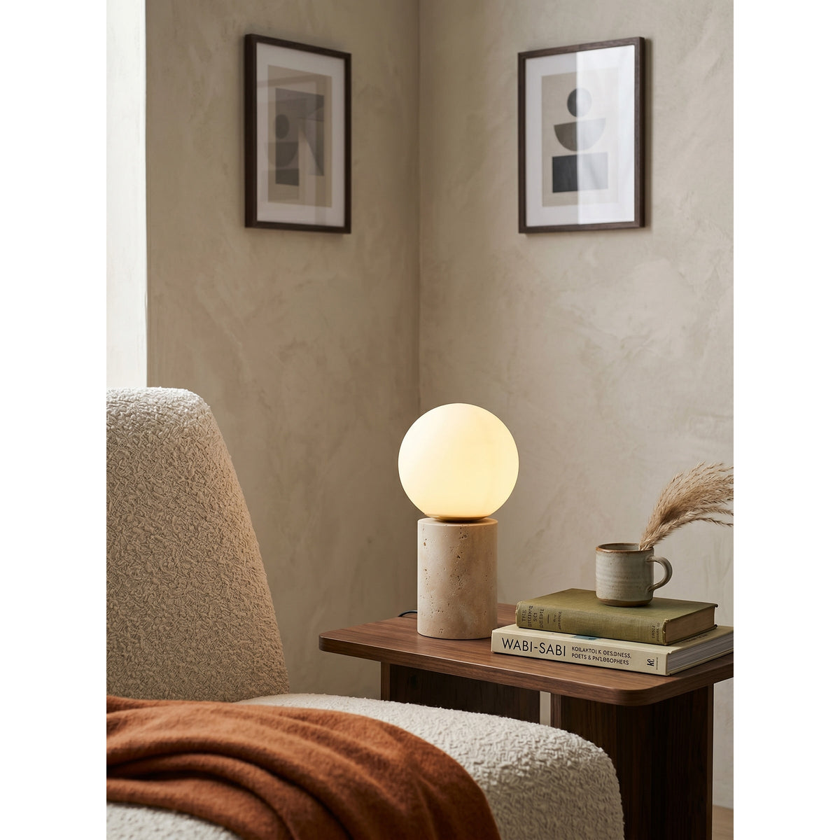 Norinise lámpara de mesa de travertino beige