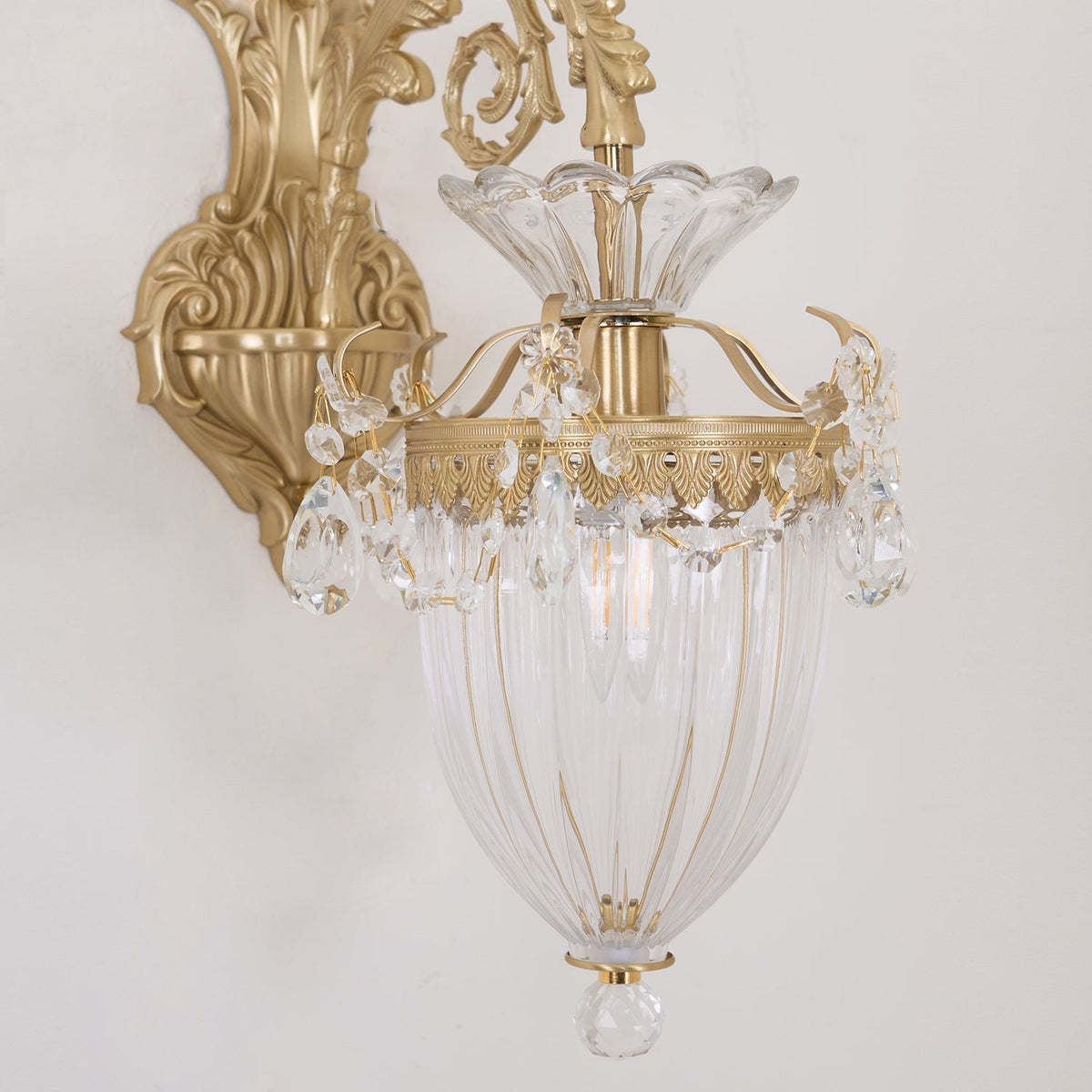 Vireon aplique de pared doble dorado moderno
