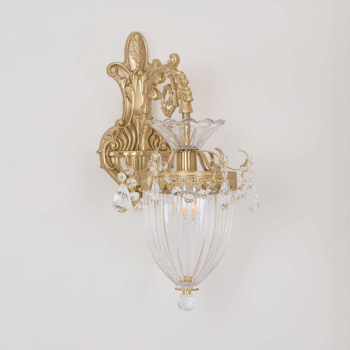 Vireon aplique de pared doble dorado moderno