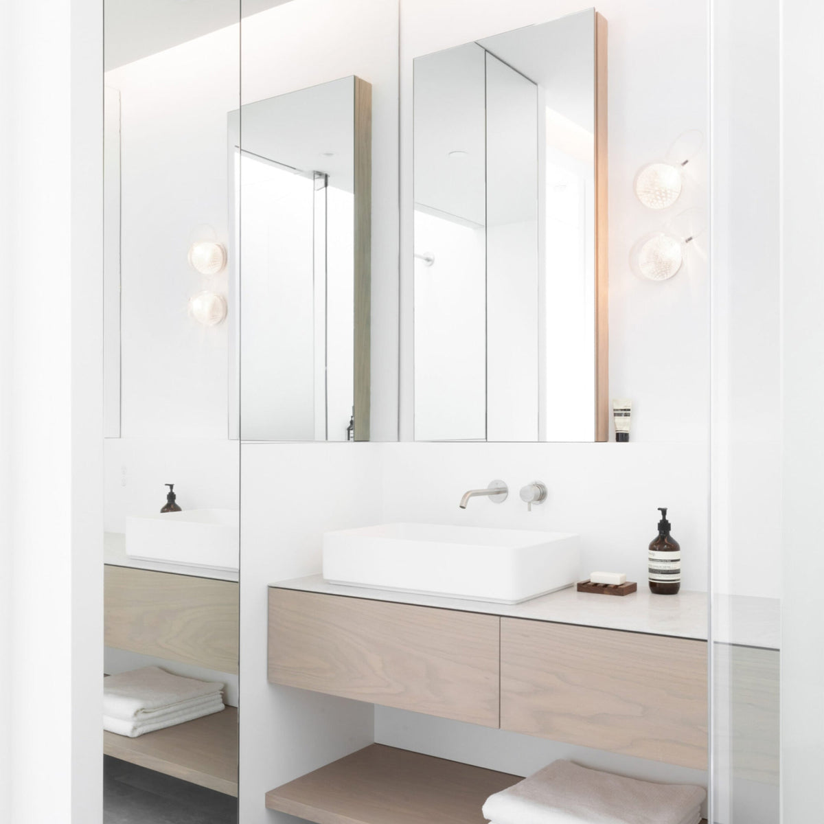 Sostor aplique de pared Premium nórdico de arte en vidrio y metal