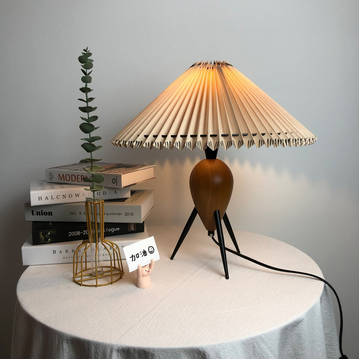 Elyse lámpara de mesa de madera y tejido