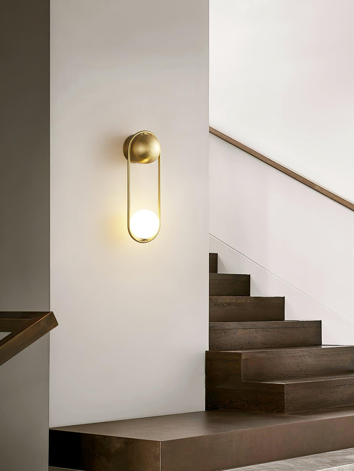 Solarine Radiain aplique de pared minimalista en latón