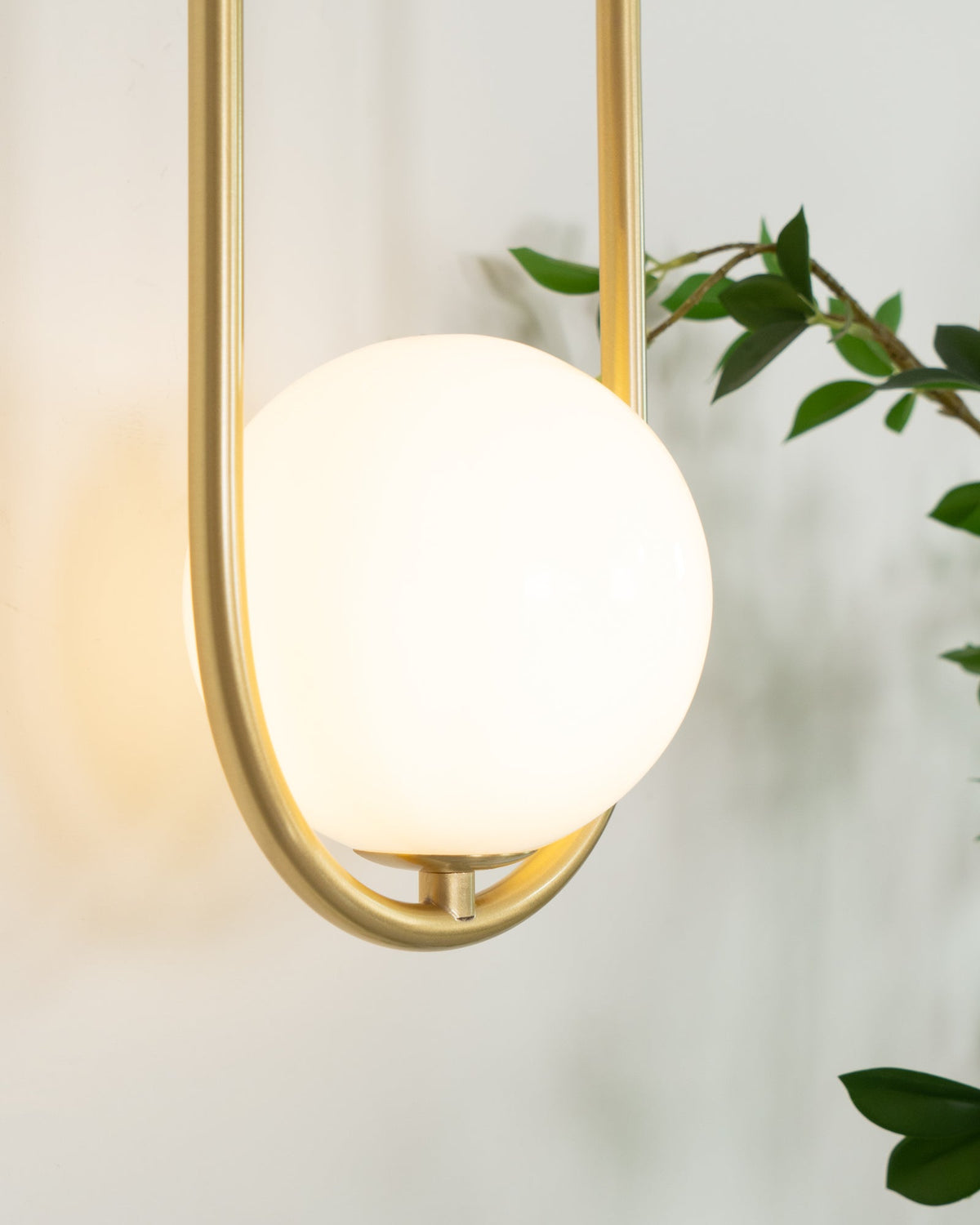 Solarine Radiain aplique de pared minimalista en latón