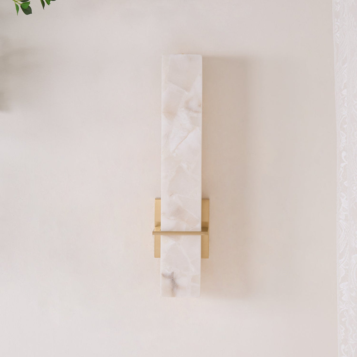 Eiriaya aplique de pared blanco alabastro latón moderno cuboide