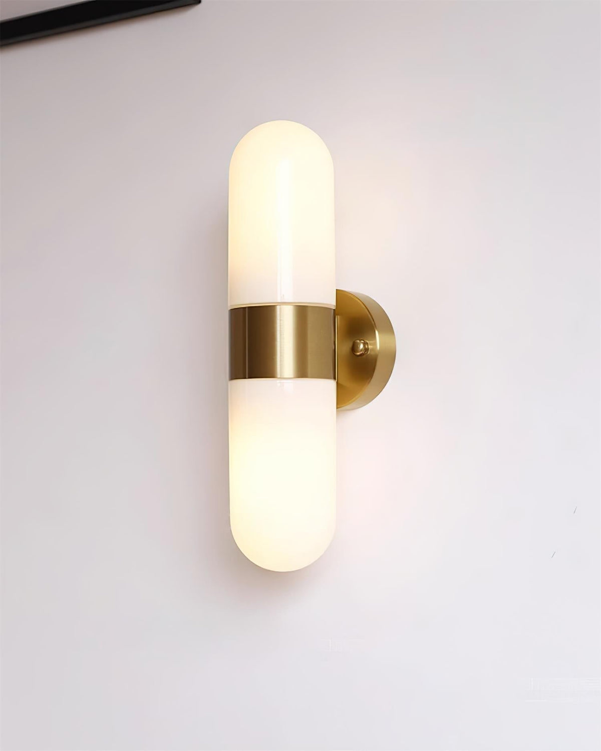Aplique de pared de metal y vidrio moderno minimalista vertical para dormitorio