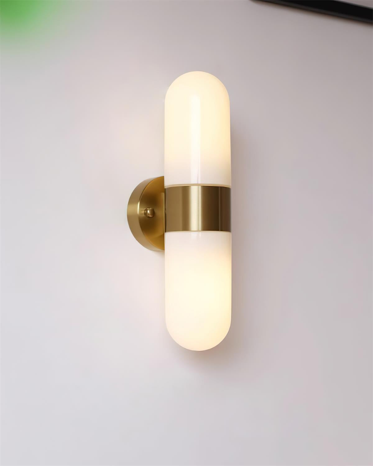 Aplique de pared de metal y vidrio moderno minimalista vertical para dormitorio