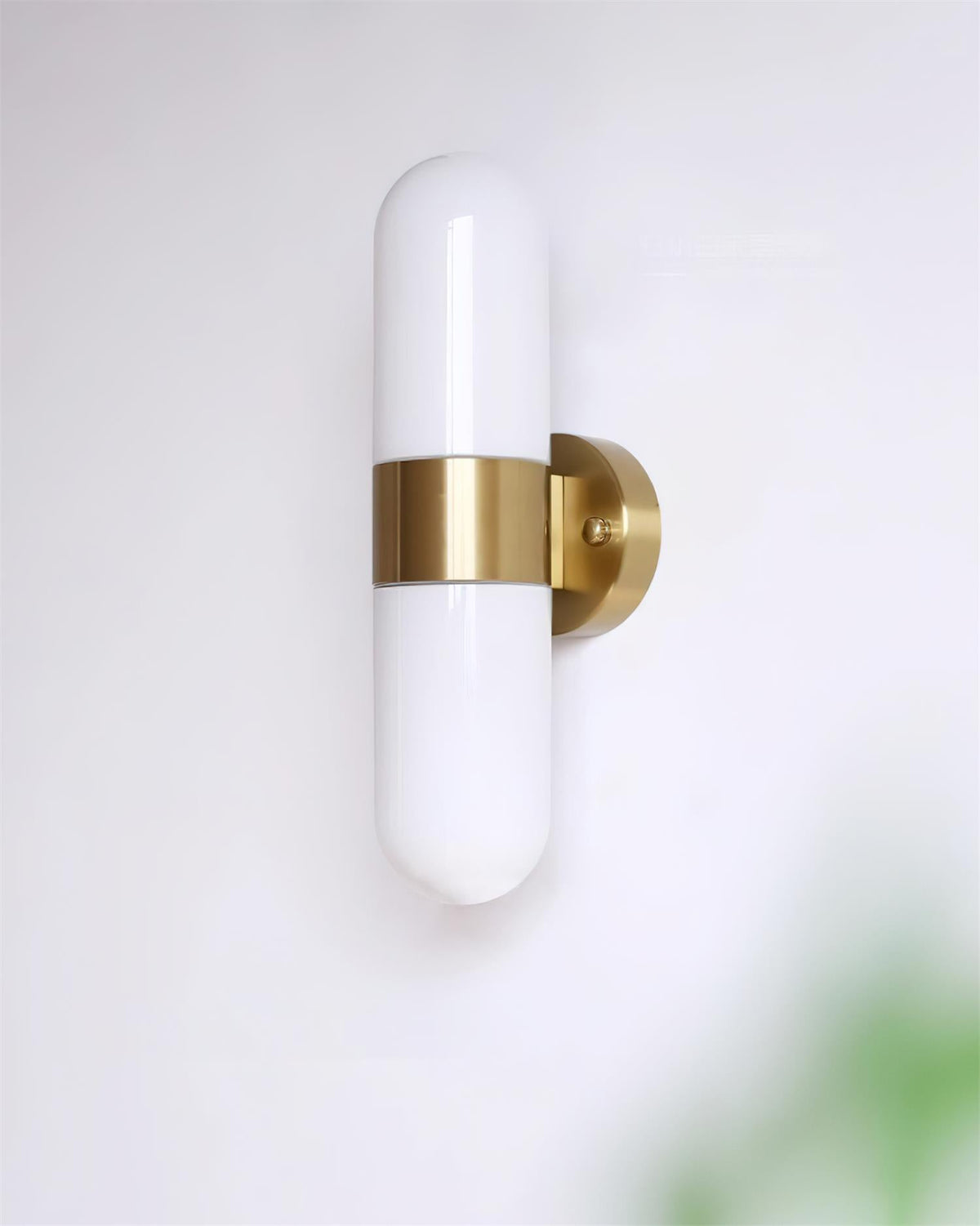 Aplique de pared de metal y vidrio moderno minimalista vertical para dormitorio