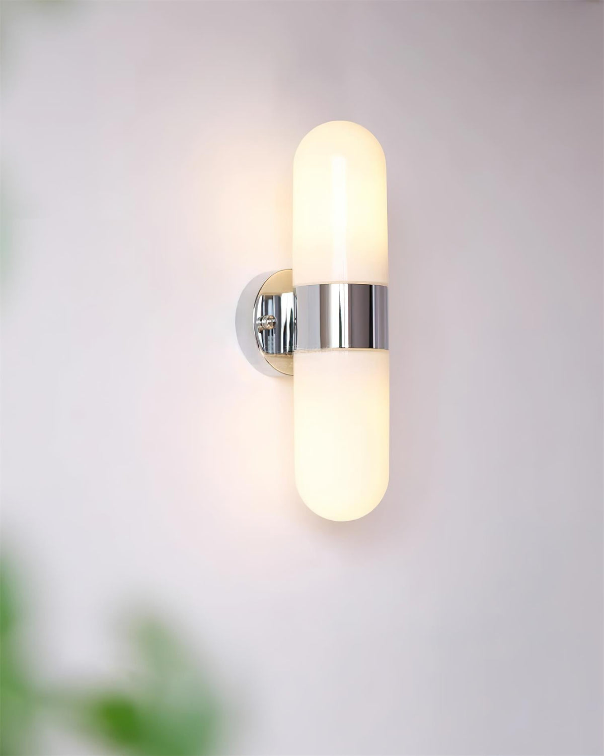 Aplique de pared de metal y vidrio moderno minimalista vertical para dormitorio