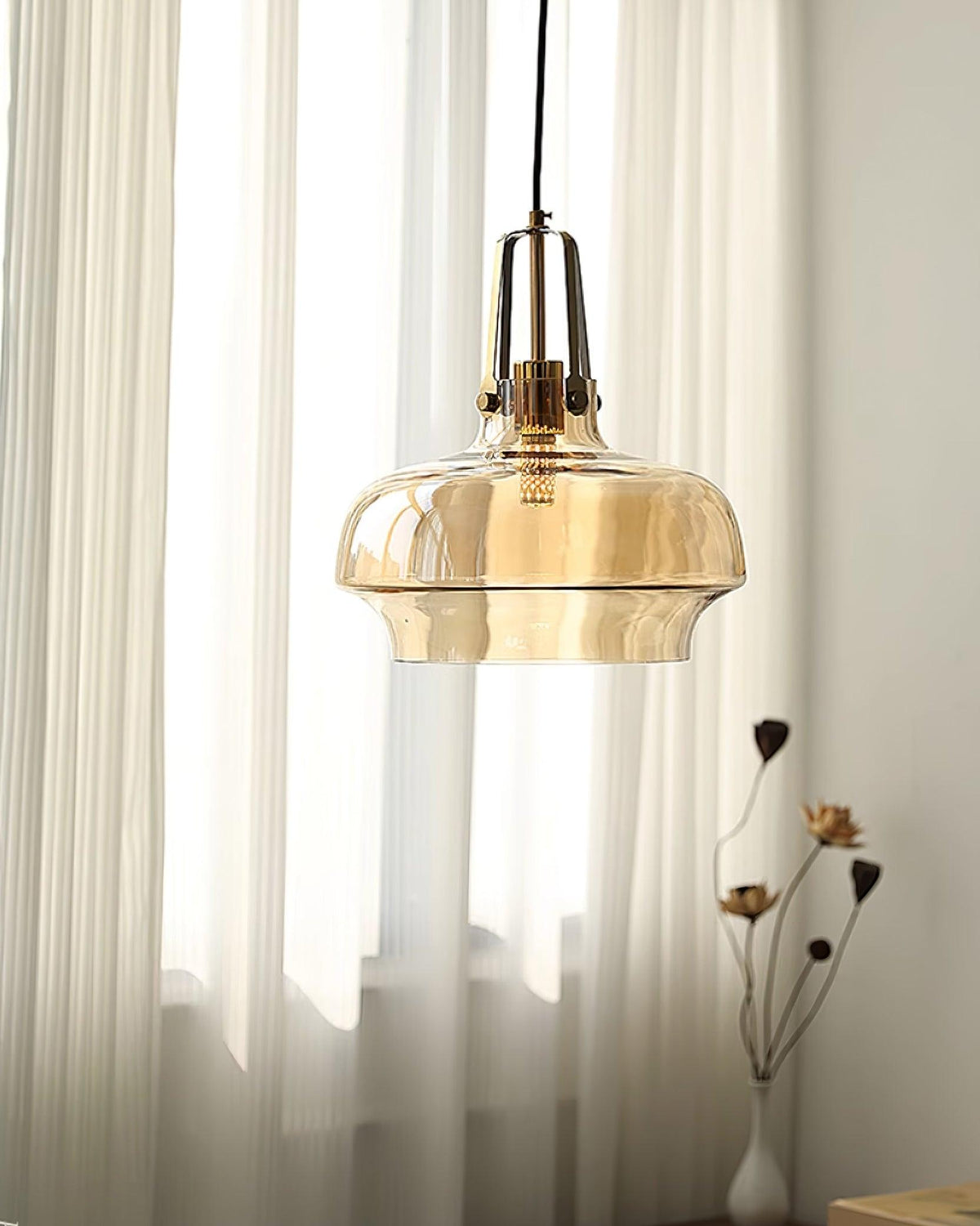 Liorarise lámpara colgante de vidrio ámbar con accesorios de latón