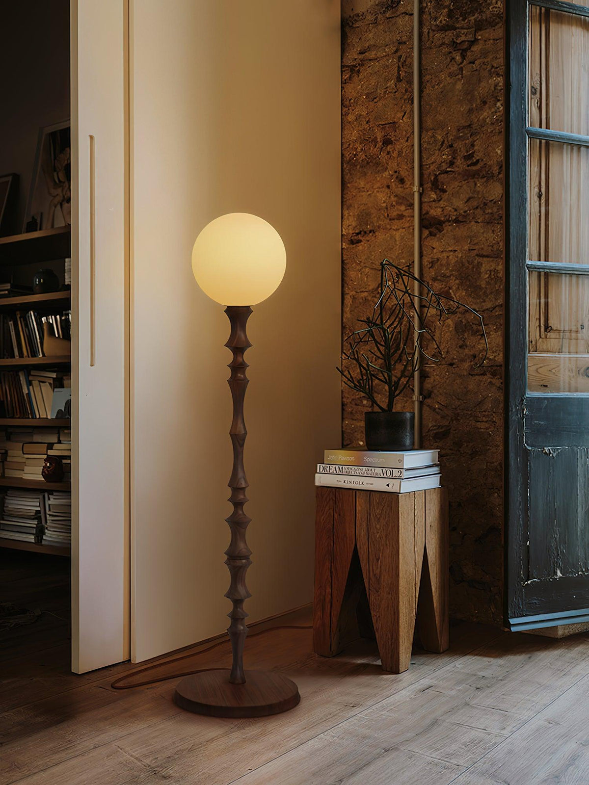 Vilten lámpara de pie elegante de madera