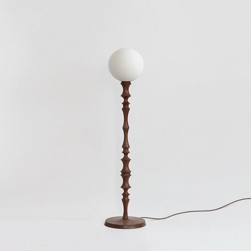 Vilten lámpara de pie elegante de madera