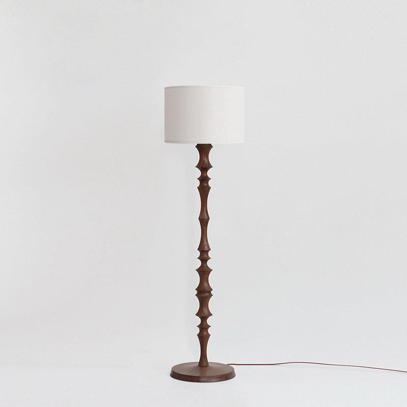 Vilten lámpara de pie elegante de madera