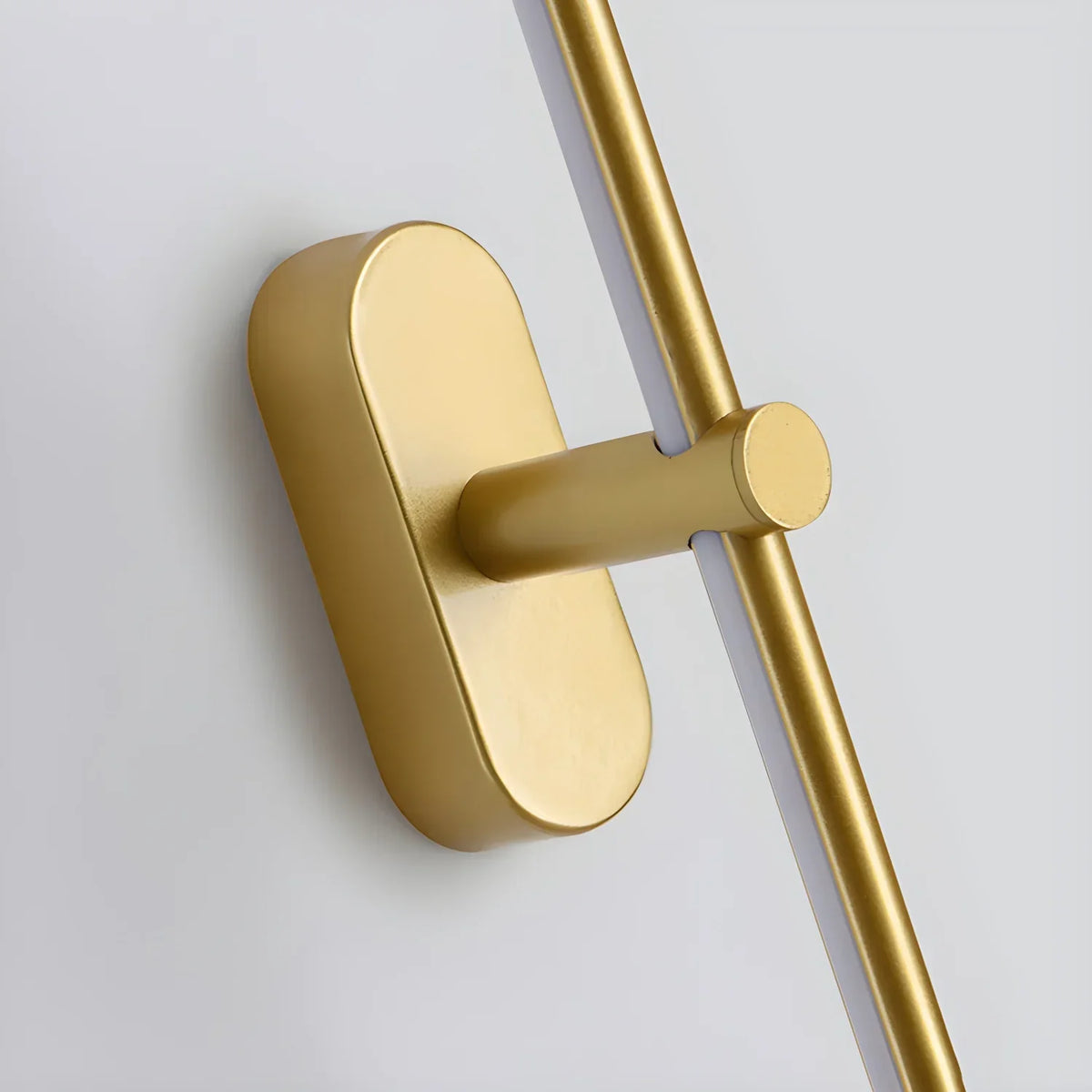 Arisha Lámpara de Pared Lineal Minimalista en Dorado y Negro