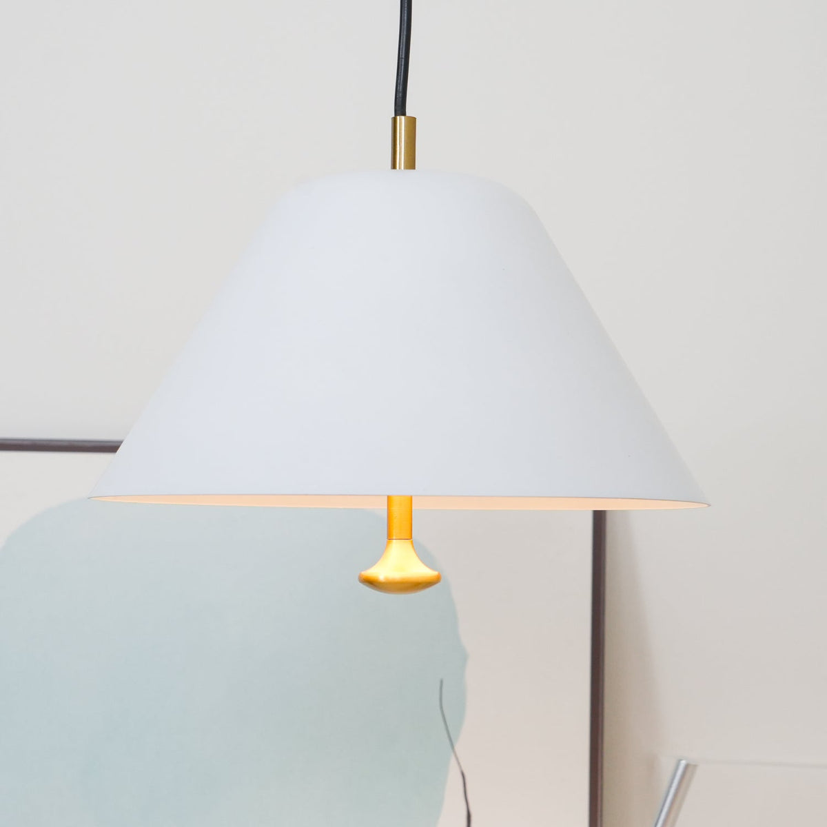 Evir lámpara colgante en vidrio, latón y estilo minimalista