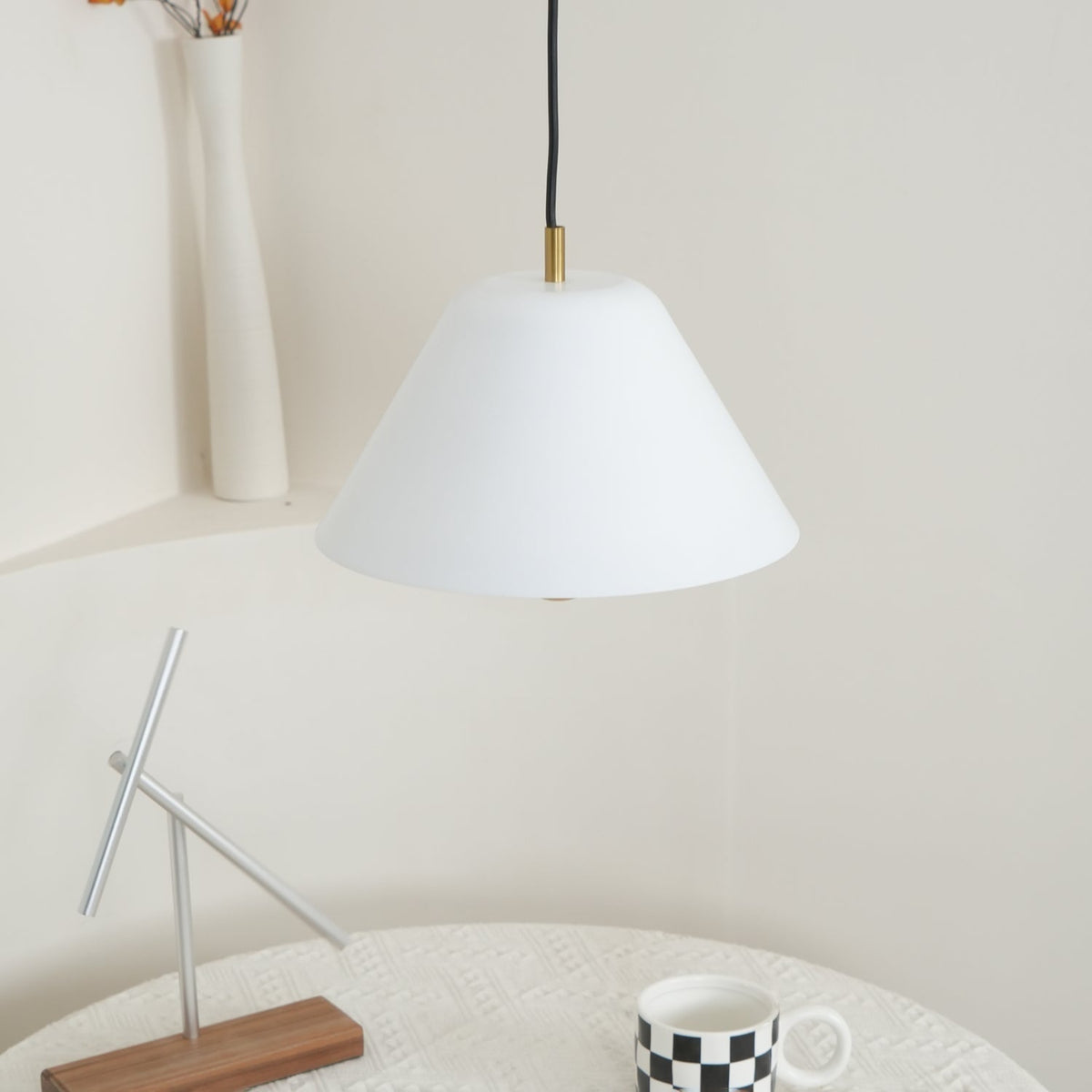 Evir lámpara colgante en vidrio, latón y estilo minimalista