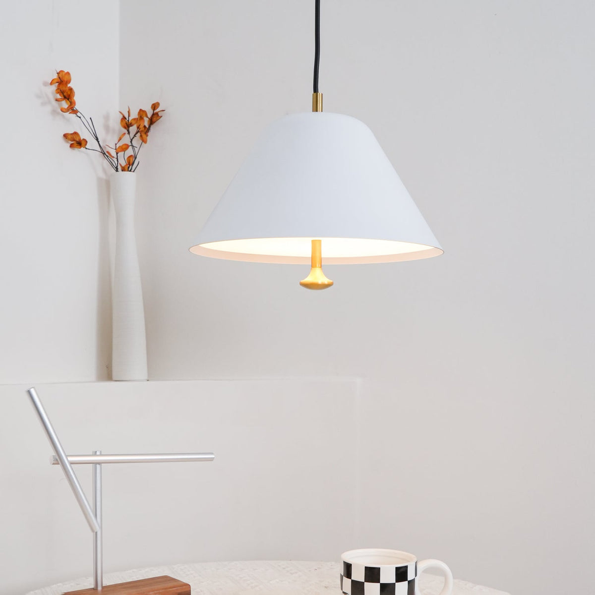 Evir lámpara colgante en vidrio, latón y estilo minimalista