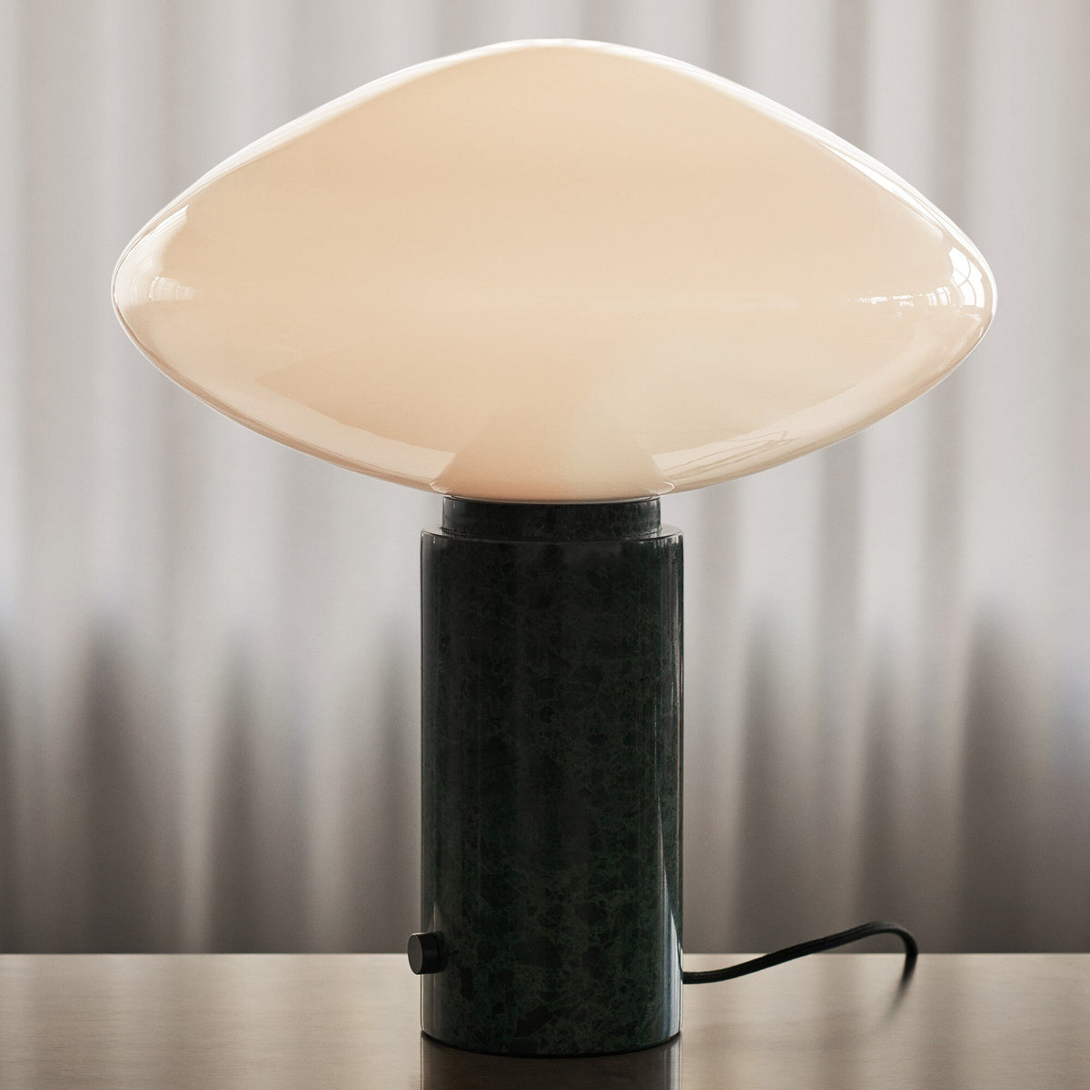 Lioralira lámpara de mesa con pantalla de vidrio y base de mármol verde