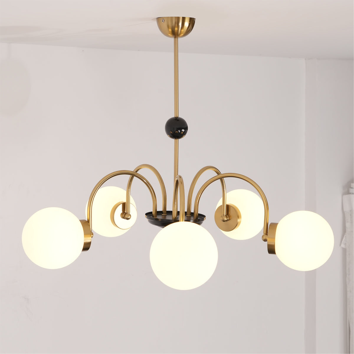 Lámpara de araña con brazos curvos y globos modernos estilo para comedor esfera