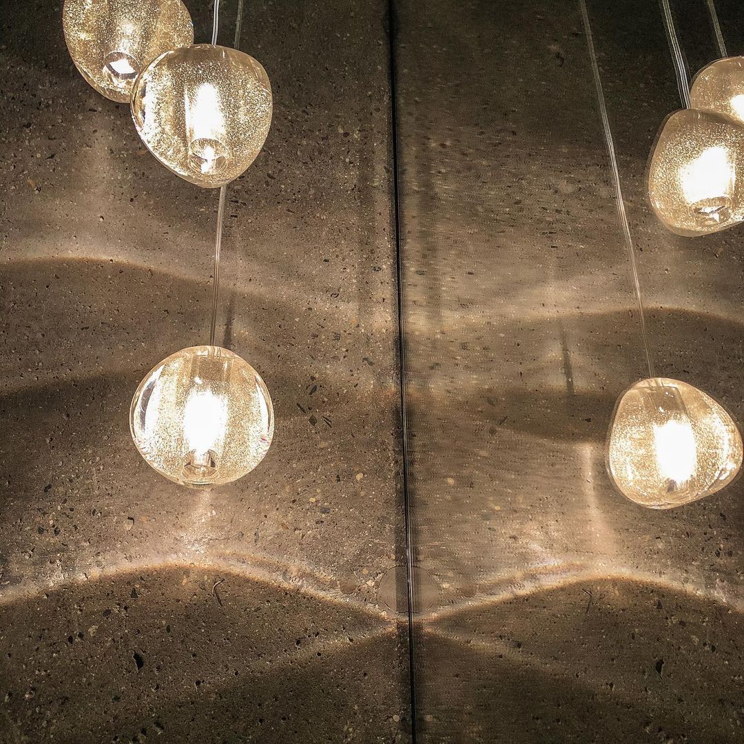 Gevlin lámpara colgante postmoderna de lujo con cristal y cerezo