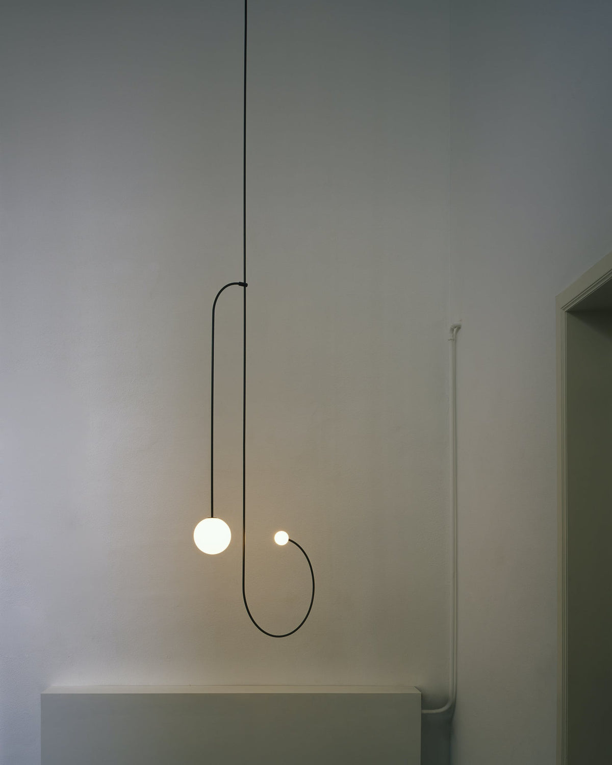 Lustra Chandelier Mobile Black Minimalist