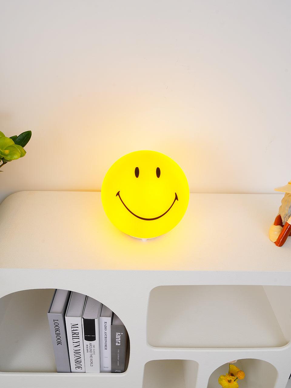Fiera lámpara de mesa de estilo lúdico de plástico