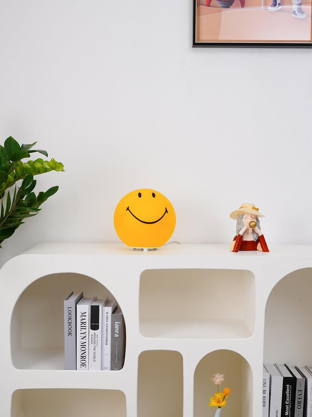 Fiera lámpara de mesa de estilo lúdico de plástico
