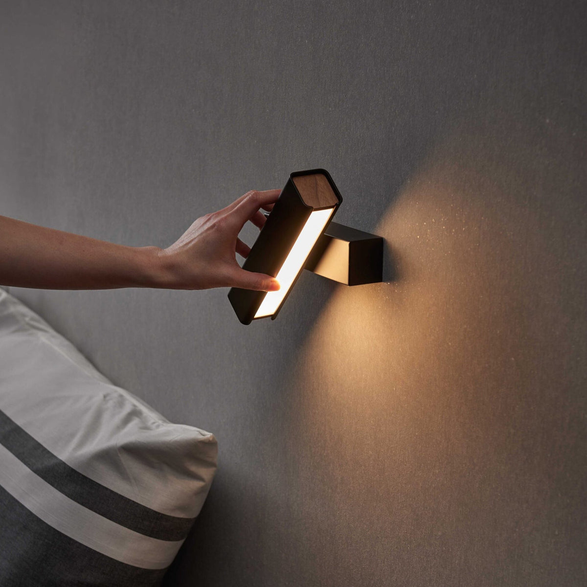 Olvynora Aplique de pared Giratoria Moderno Minimalista