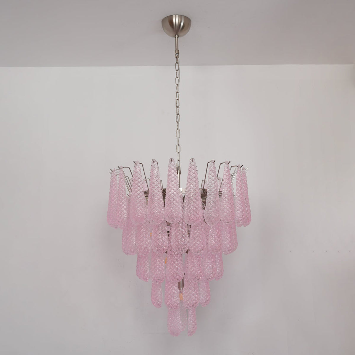 Veliena lámpara de araña rosa con gotas de vidrio de Murano patrón diamante efecto cascada