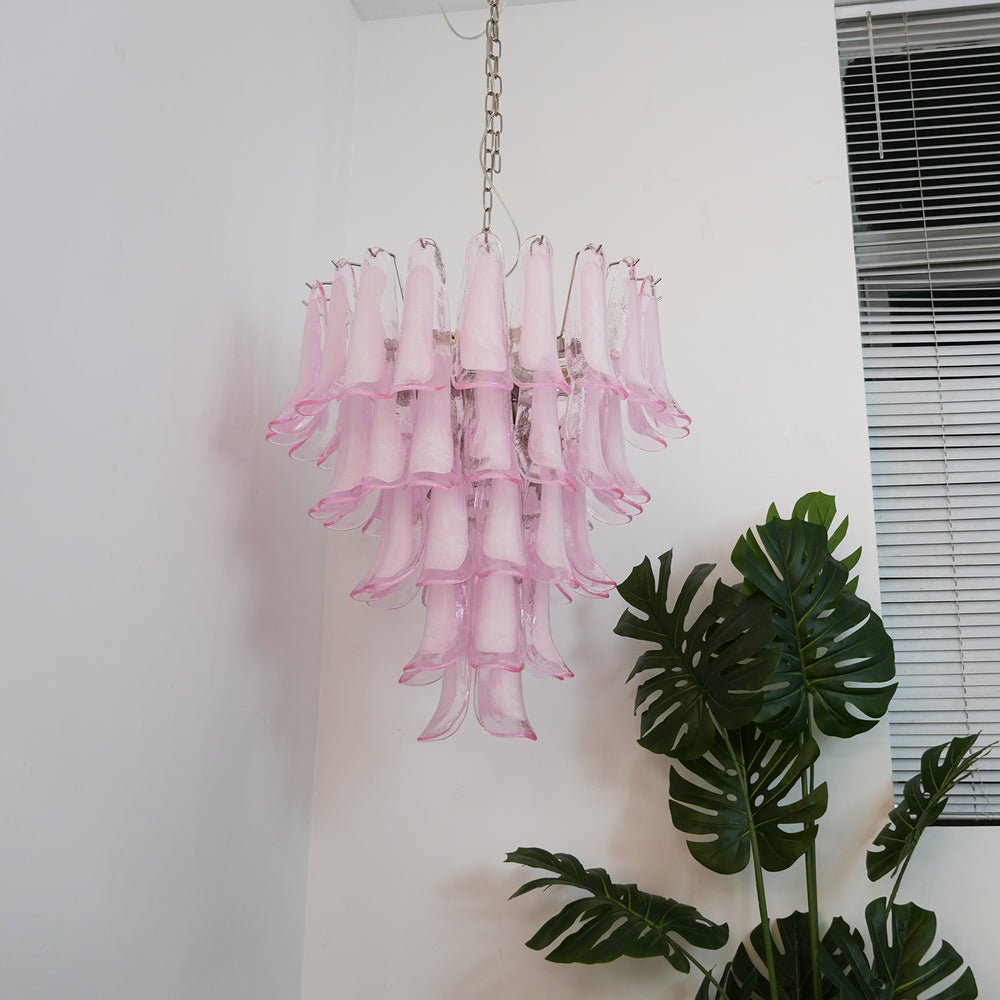Velorira lámpara de araña Petalos de vidrio Murano rosa en cascada