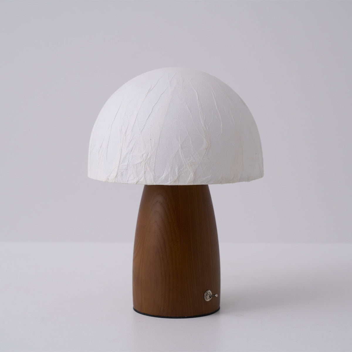 Nimbus lámpara de mesa de madera y tela