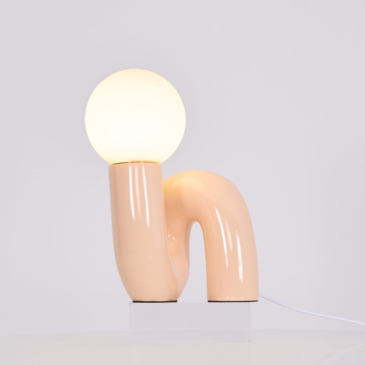 Soreeon lámpara de mesa de estilo lúdico N Shape todo en blanco