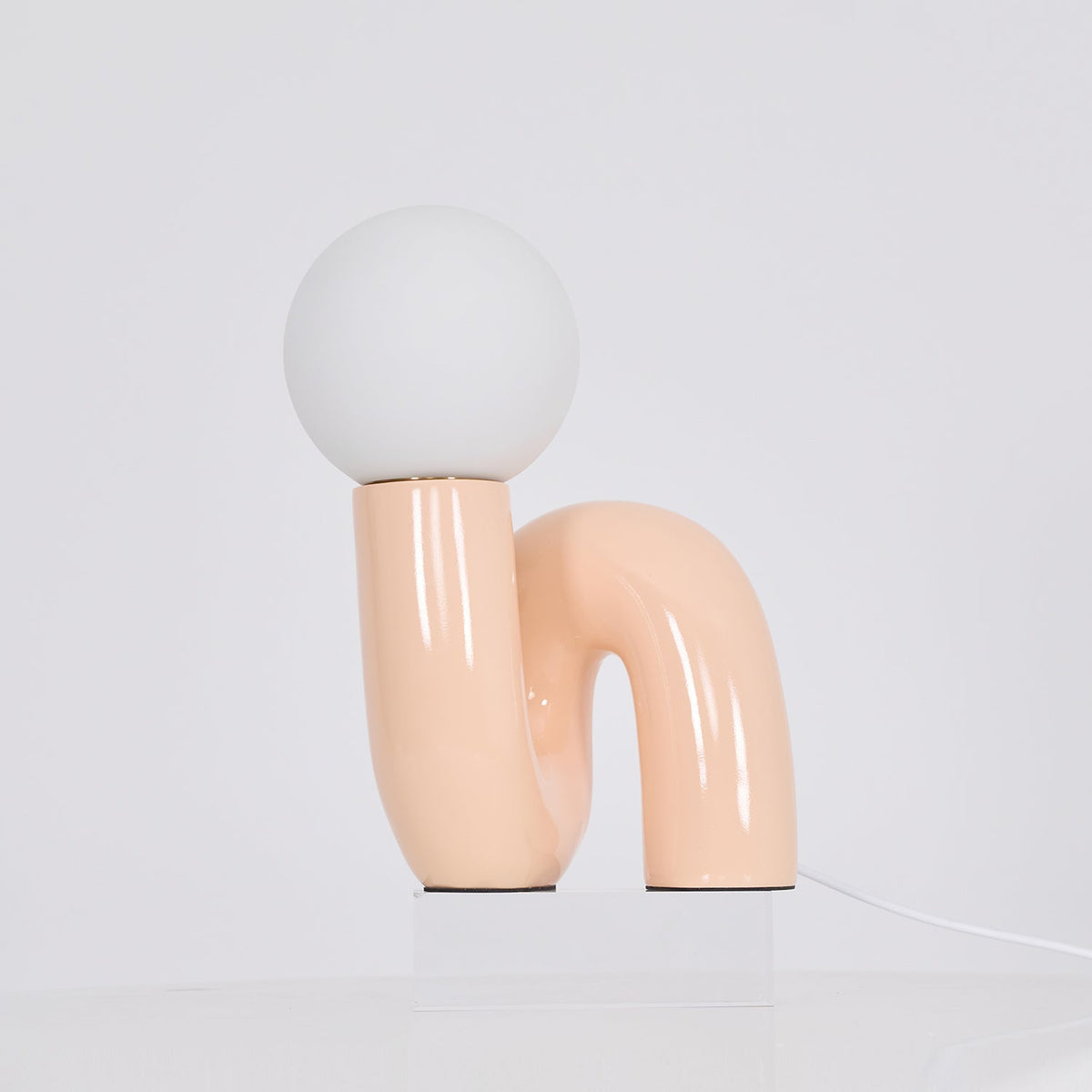 Soreeon lámpara de mesa de estilo lúdico N Shape todo en blanco