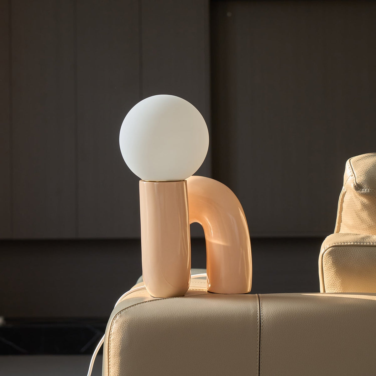 Soreeon lámpara de mesa de estilo lúdico N Shape todo en blanco