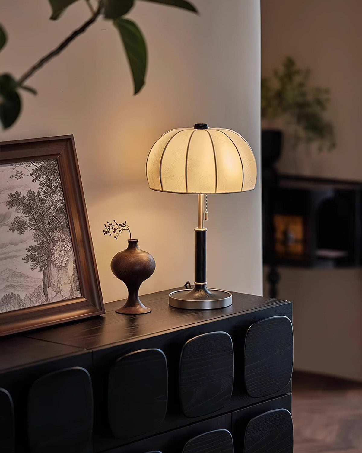 Nalemu lámpara de mesa de madera y tejido