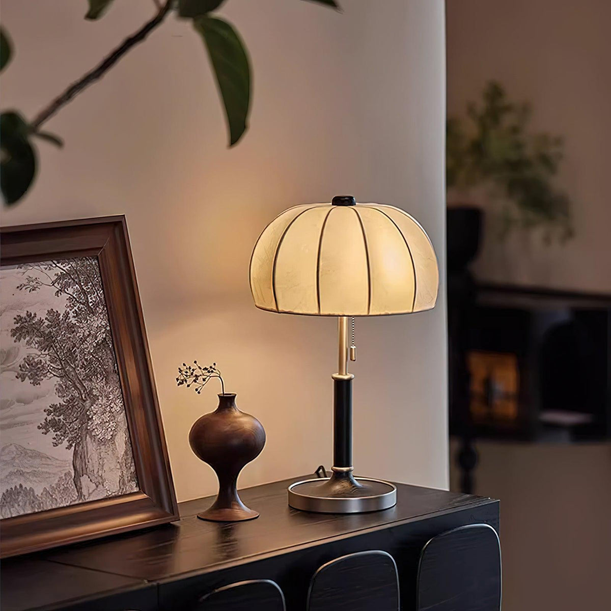Nalemu lámpara de mesa de madera y tejido