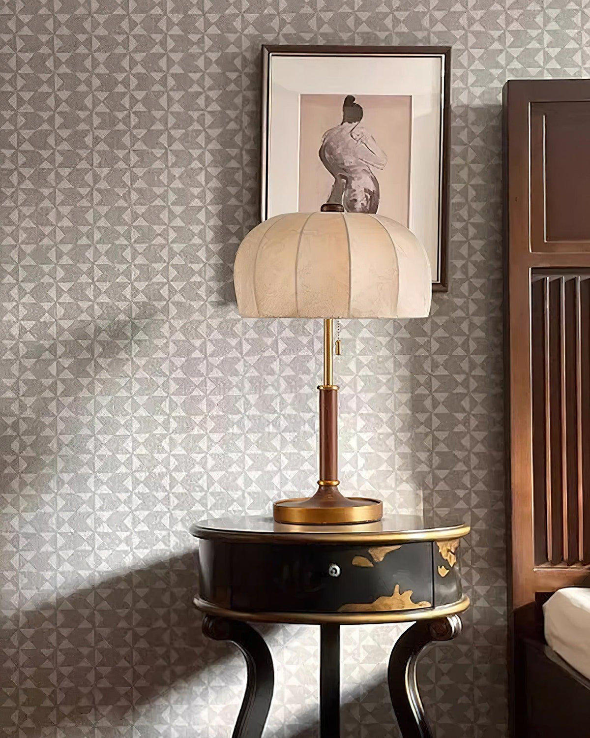 Nalemu lámpara de mesa de madera y tejido