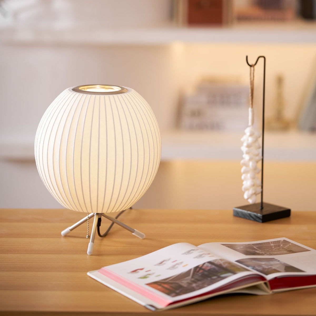 Rostix lámpara de mesa minimalista de acero