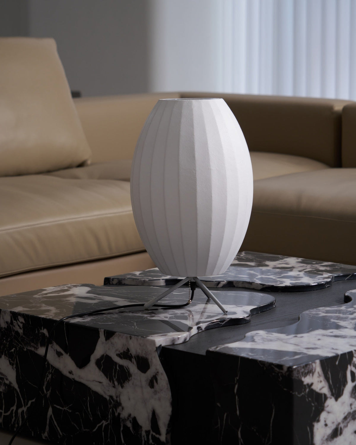 Rostix lámpara de mesa minimalista de acero