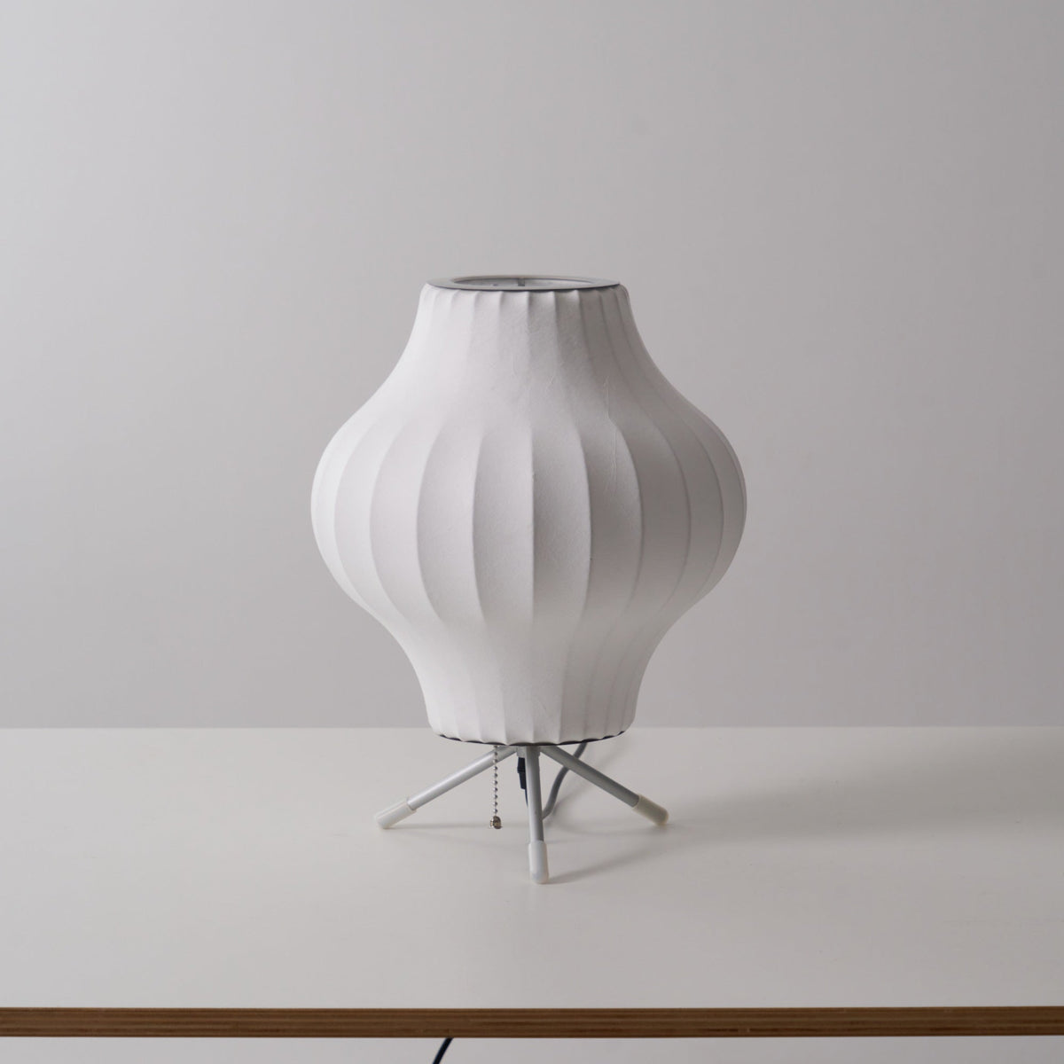 Rostix lámpara de mesa minimalista de acero