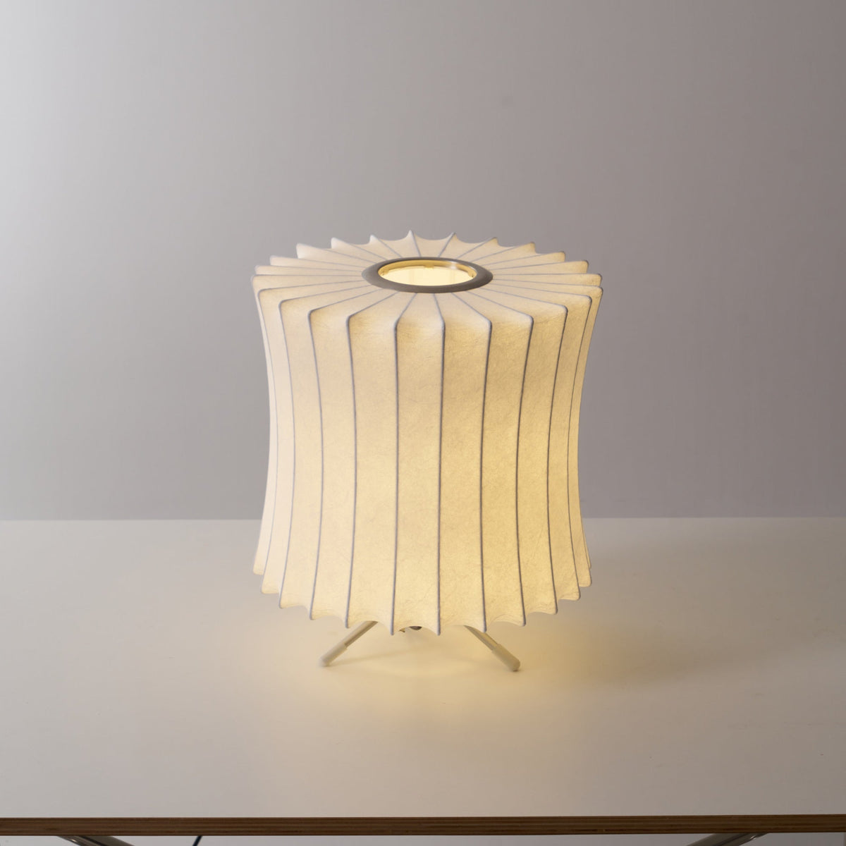 Rostix lámpara de mesa minimalista de acero