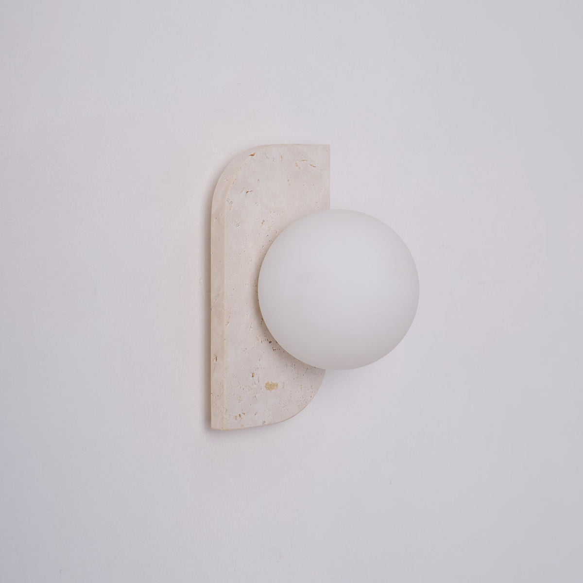Taviniella aplique de pared minimalista en travertino