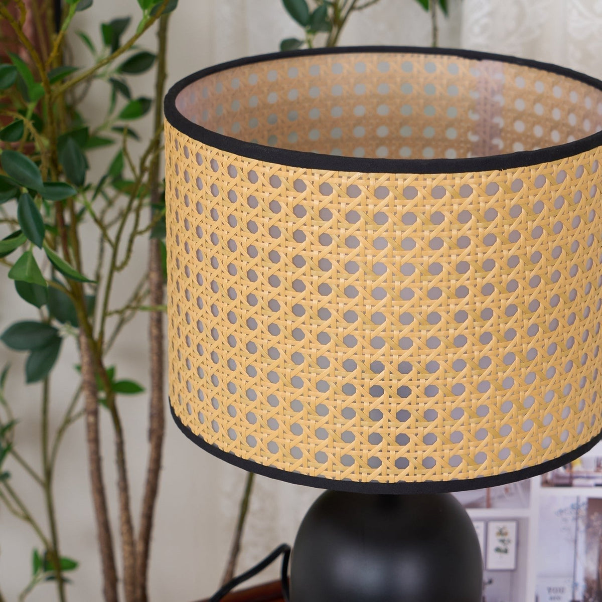 Ravarielle lámpara de mesa moderna de bambú